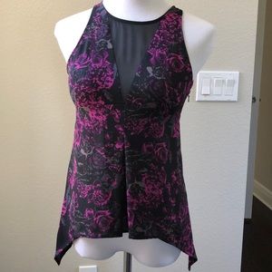 Floral sleeveless blouse with chiffon V-neck